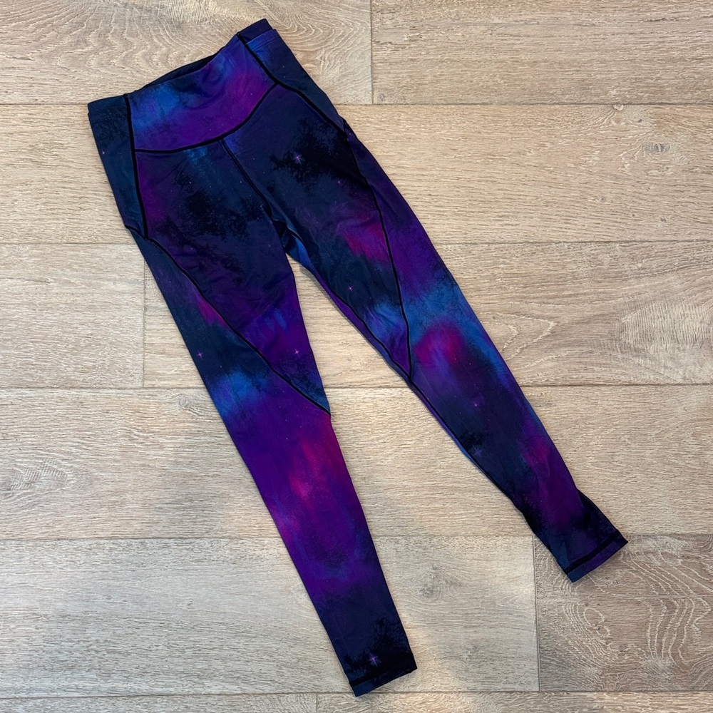 Victoria’s Secret spandex leggings w/ pockets, galaxy print excellent condition